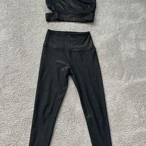 Beyond Yoga Women's Black/ Gold Shimmer Two-Piece Set Size Small